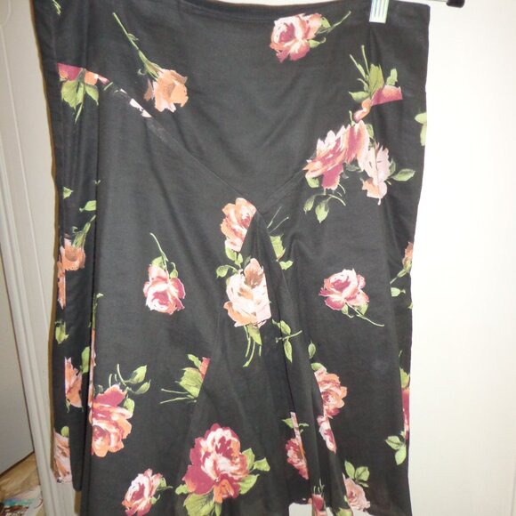 Necessary Objects Skirt S Lined Roses Black Multi Side Zip Closure Flared - Picture 9 of 12